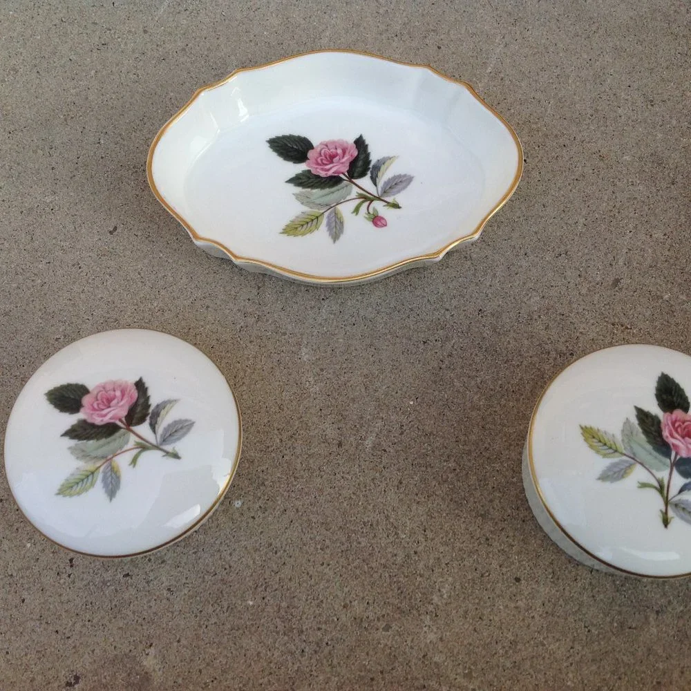 Wedgwood Bone China 3x Vanity Storage Hathaway Rose Pattern